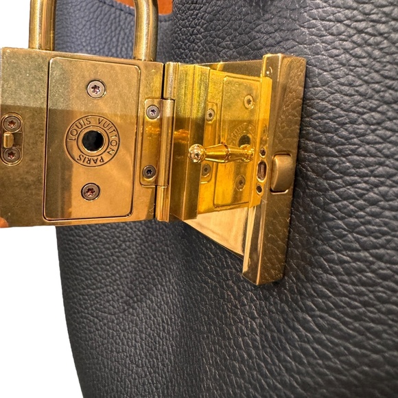 Louis Vuitton Low Key Cabas MM Tote – Black Calfskin w Gold Padlock & Monogram - Picture 10 of 12